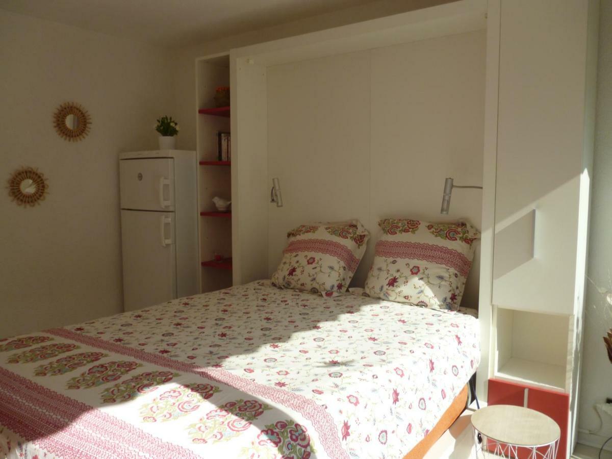 Studio Lumineux Avec Belle Terrasse Sur Espaces Verts, 100M Plage Carnac Bagian luar foto